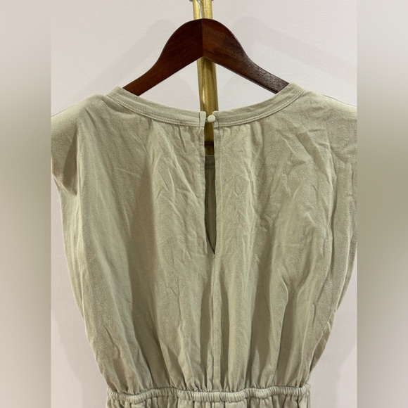 LULUβS β’ Olive Green Romper - Picture 6 of 7